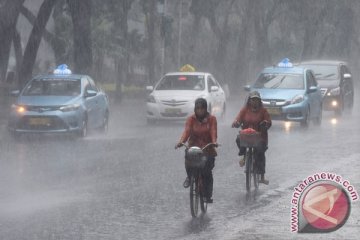 BMKG: hujan sedang-lebat guyur Jabodetabek Sabtu
