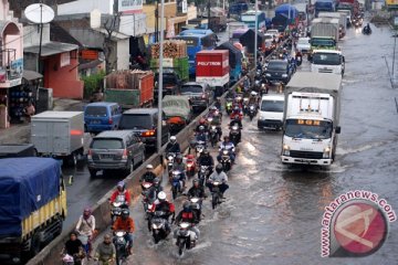 Gubernur Jateng: penanganan rob Semarang gunakan dana kebencanaan