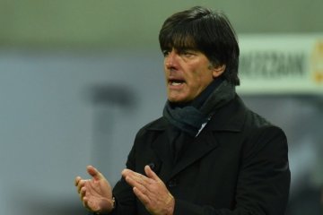 Loew tetap melatih Jerman