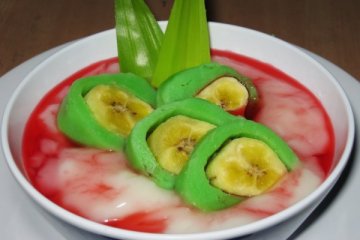 Es pisang ijo kuliner khas Ramadhan di Biak