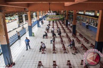 Nunggu mudik, nonton bareng Piala Eropa di Kampung Rambutan