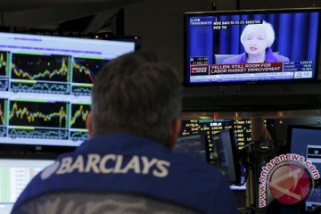 Wall Street turun setelah The Fed pertahankan suku bunga