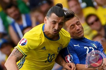 Euro 2016 - Pelatih Swedia bela Ibrahimovic setelah dikalahkan Italia