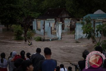 BPBD Jember salurkan bantuan kepada korban banjir