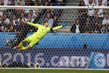 Euro 2016 - Babak pertama Wales vs Irlandia Utara belum ada gol