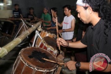 LATIHAN PARADE BEDUG LEBARAN
