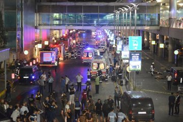 Serangan bom bunuh diri di Bandara Istanbul tewaskan 10 orang