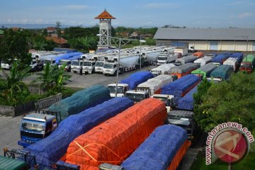 Hujan akibatkan genangan di pantura Kaligawe Semarang