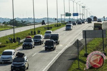 Pengguna tol Cikampek naik tujuh persen