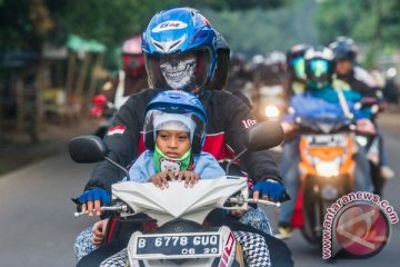 Kali Bekasi meluap, mudik jadi tertunda