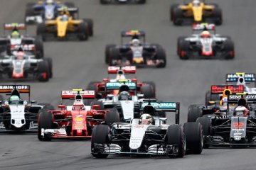 Mercedes tercepat dalam sesi latihan GP Formula 1  Spanyol
