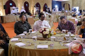 Pejabat dan dubes hadiri "open house" Lebaran Oesman Sapta