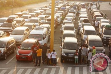 Arus balik pemudik masih ramai di Bakauheni