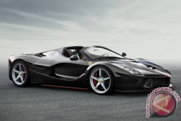 Ferrari munculkan LaFerrari atap terbuka