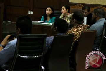 Julia-Dessy dituntut 4 tahun penjara