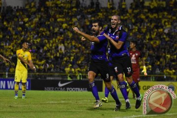 Persib bertekuk lutut kepada Madura United