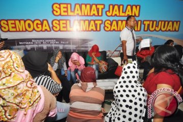 Dua puluh  TKW NTB telantar di Malang