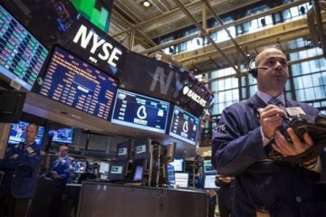 Risalah pertemuan Fed dorong Wall Street berakhir lebih rendah