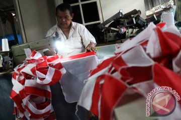 Penjual bendera raup omset Rp1 juta perhari