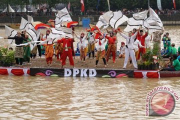 Festival Cisadane ditutup dengan "Culinary Night" pasar lama