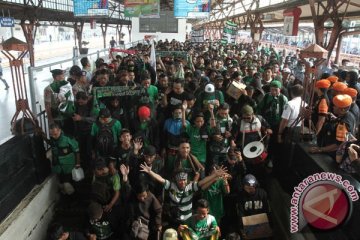 Bonek akan disambut Viking dan Bobotoh di Bandung