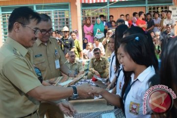 Bupati Barsel di Desa Tarusan
