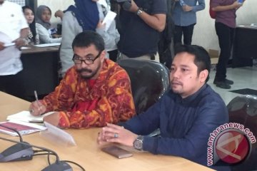 Bakal calon independen Ahmad Taufik-Mujtahid datangi KPU DKI