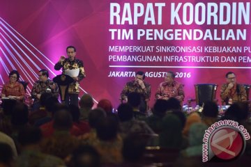 Presiden Jokowi minta daerah miliki anggaran kendali harga