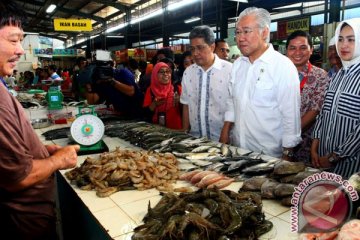 Mendag kunjungi pasar-pasar di Tangerang