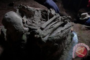 Antara doeloe : Tulang manusia prasedjarah berusia 30.000 tahun diketemukan di Patjitan