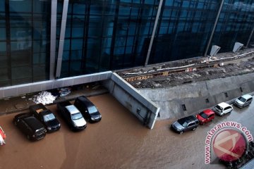 Terminal 3 Soekarno-Hatta tergenang air hujan