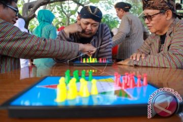 Merayakan HUT RI Dengan Permainan