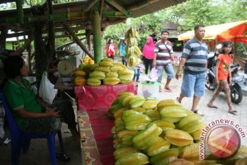 Pedagang belimbing Bojonegoro siapkan stok sambut Lebaran
