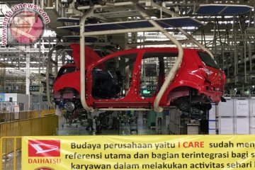 300 robot dukung produksi Daihatsu Sigra