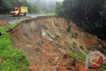 Terban di Jalan LintasPadang-Jambi