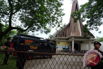 Teror bom di Gereja Santo Yosep Medan, pastor terluka