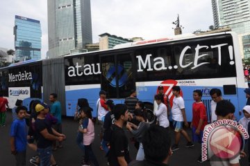 Bus feeder Transjakarta lewati perkampungan industri kecil