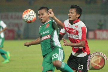 Laga Madura United vs PS TNI tanpa Fabiano