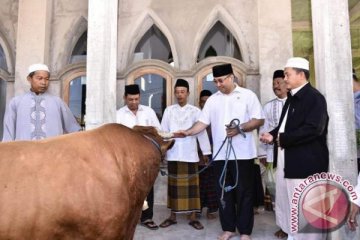 Sambil Tinjau BUMDes, Menteri Eko lebaran bareng masyarakat desa