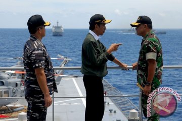 Presiden saksikan pendaratan pasukan marinir di Situbondo