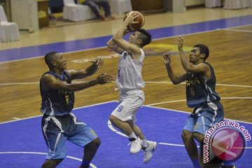PON 2016 - Tim basket Papua dan DKI tunjukkan sportivitas
