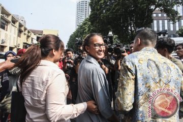 Nadine Chandrawinata tak tahu soal senjata api Gatot Brajamusti