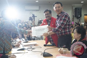 Megawati dampingi Ahok-Djarot daftar di KPU Jakarta