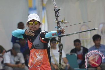 PON 2016 - Pemanah Olimpiade Riau Ega raih emas