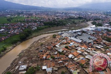 Akibat banjir bandang di Garut, santri batal ujian