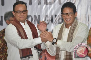 Anies-Sandiaga kewalahan penuhi undangan warga