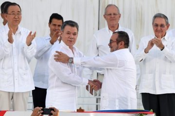 Kolombia bekukan aset pemberontak FARC