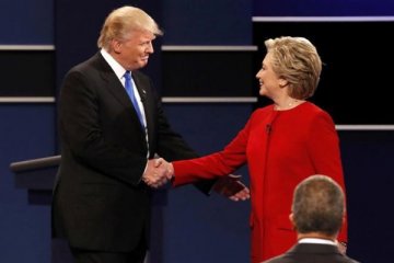 Debat terakhir juga dimenangkan Hillary, Trump dikatai "boneka Putin"