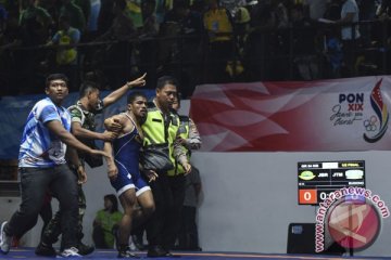 PON 2016 - Wasit tidak fair, pelatih gulat Kalsel protes