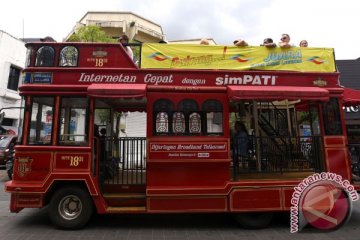 Bus tingkat Domapan beratap terbuka ramaikan Lebaran di Malioboro